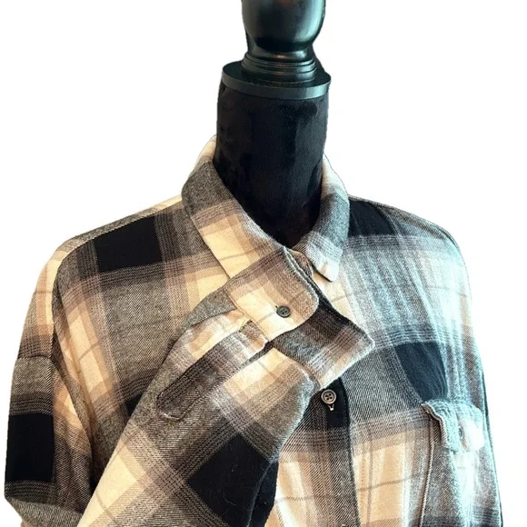 Beautiful SUPER SOFT plaid flannel new condition - Picture 4 of 6